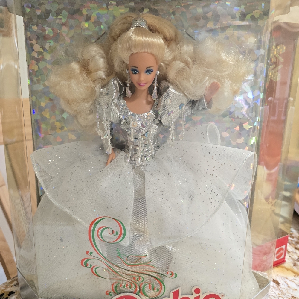 1992 Happy Holidays Special Edition Blonde, Blue Eyes Barbie #1429